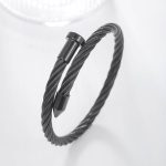 Pulsera abierta con diseño girante Negro